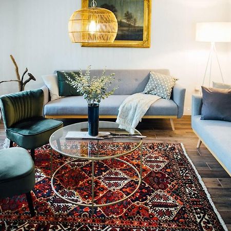 Apartment Aussee- Beletage Salzherrenhof- Kueche, Wlan, Netflix Бад Аузее Екстериор снимка