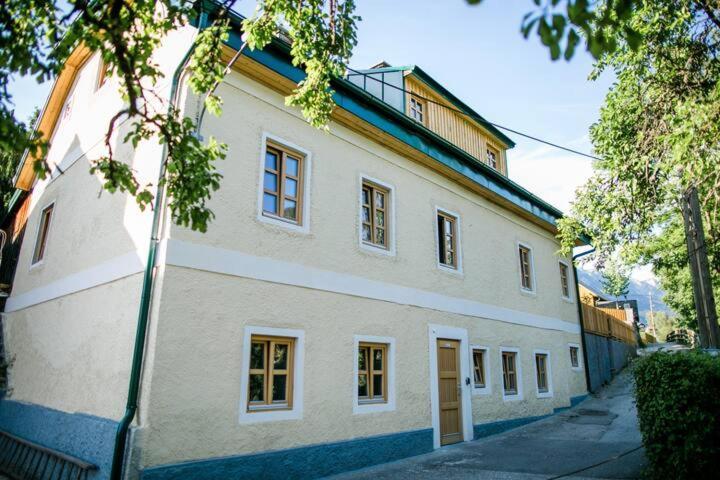 Apartment Aussee- Beletage Salzherrenhof- Kueche, Wlan, Netflix Бад Аузее Екстериор снимка
