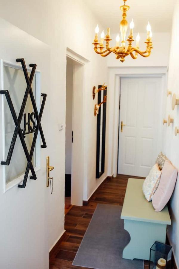 Apartment Aussee- Beletage Salzherrenhof- Kueche, Wlan, Netflix Бад Аузее Екстериор снимка